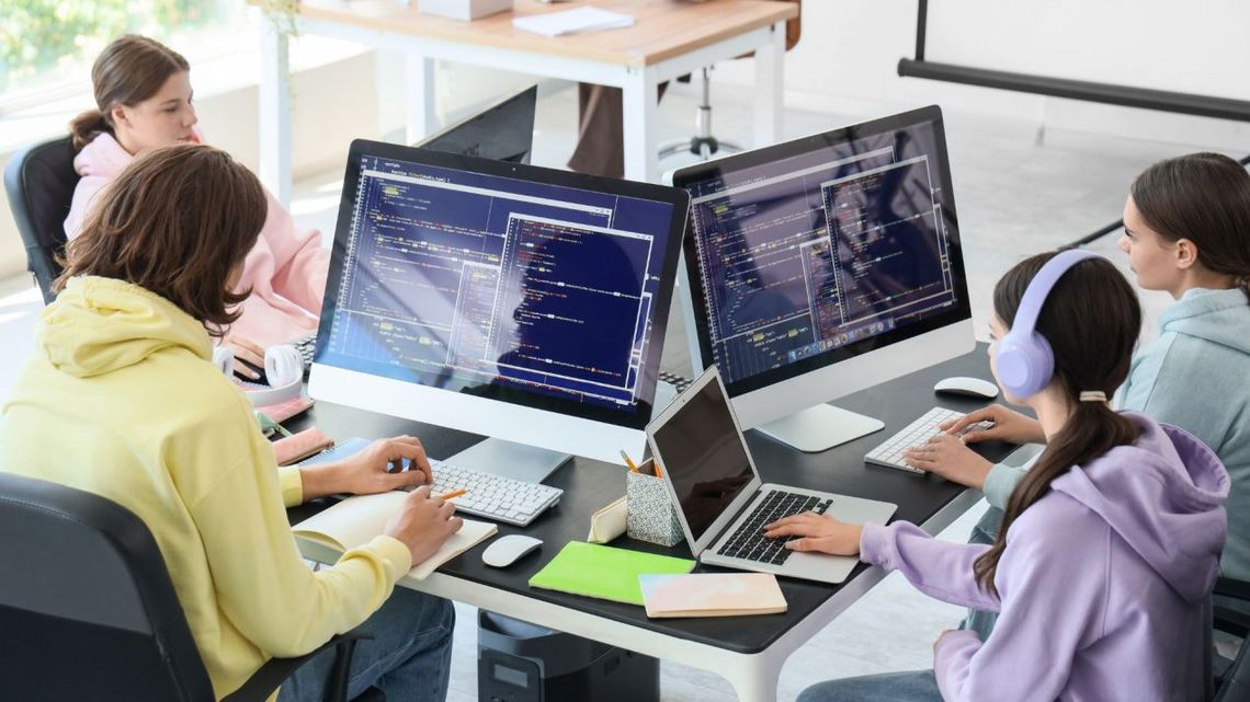 Nowoczesne laboratoria sztucznej inteligencji w szkołach Pruszkowa