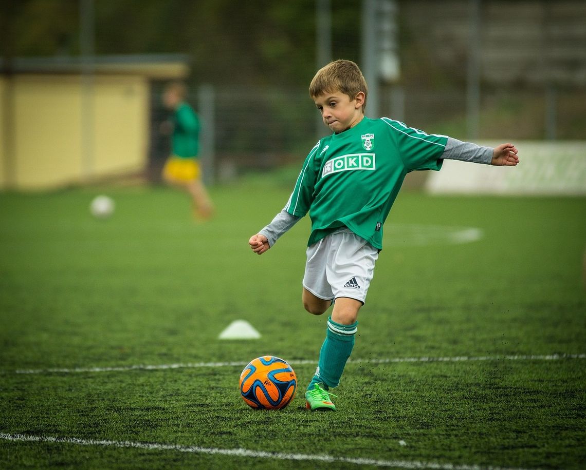 Nowy sprzęt sportowy dla uczniów w Bożej Woli i Baranowie