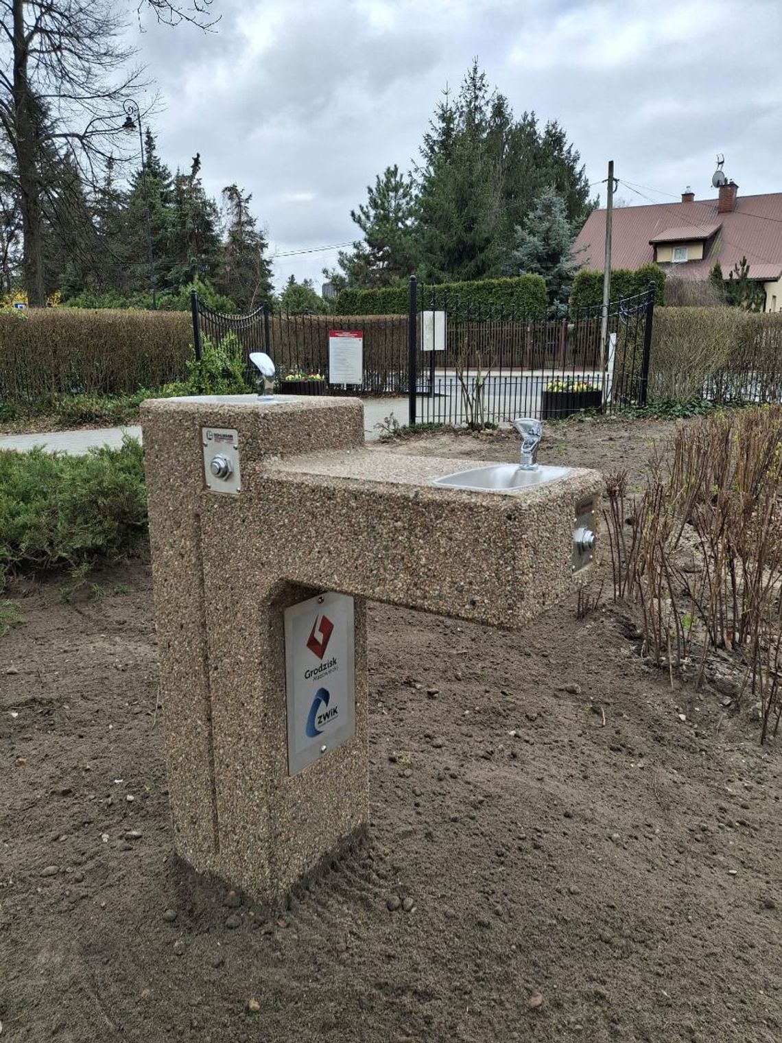 Nowy zdrój wody w Parku Skarbków