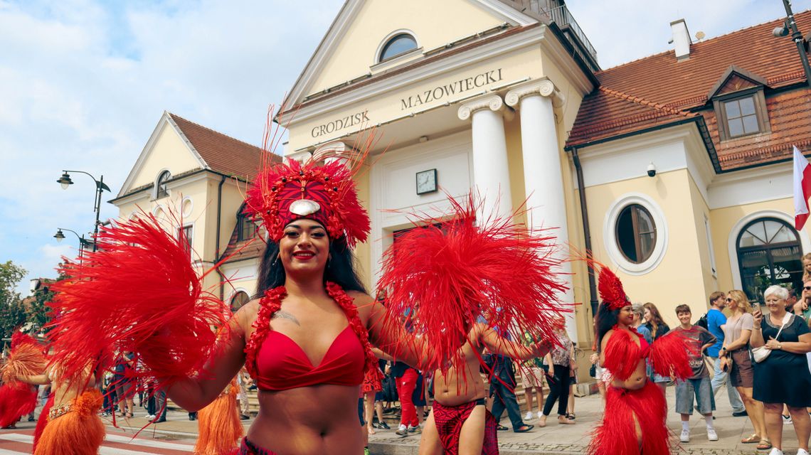 Parada Festiwalu Kultur Świata przeszła ulicami Grodziska [GALERIA ZDJĘĆ]