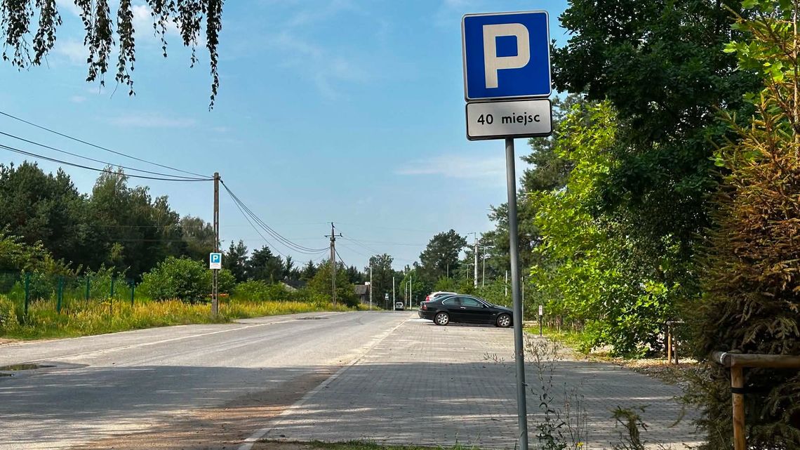 Parkingi przy basenach w Nadarzynie już z oznakowaniem. Gmina reaguje na mandaty Parkingi przy basenach w Nadarzynie już z oznakowaniem. Gmina reaguje na mandaty