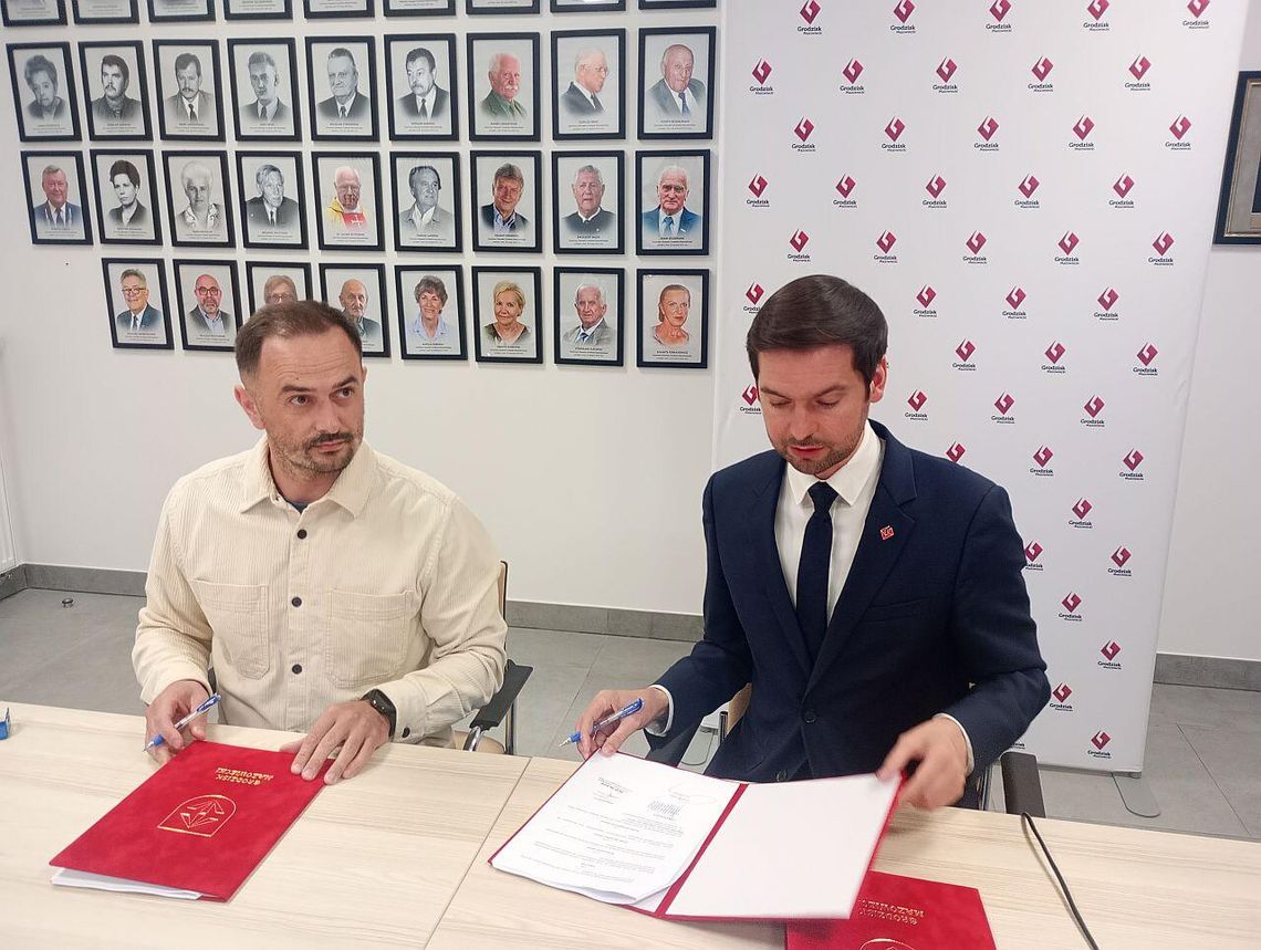 Burmistrz Grodziska podpisał umowę na modernizację Szkoły Podstawowej nr 5
