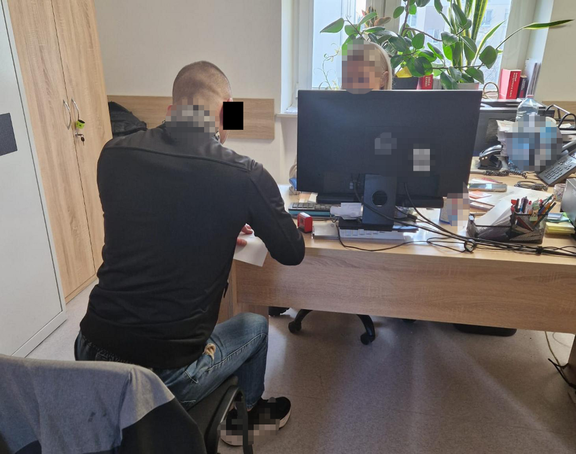 Pijany kierowca z zakazem i narkotykami zatrzymany w Pruszkowie. Kolejny groźny przypadek