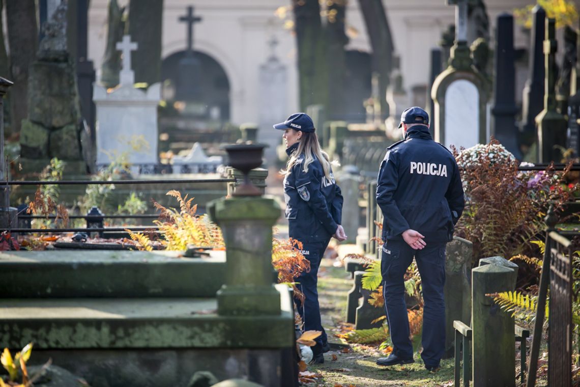 Policja apeluje o ostrożność w trakcie święta 1 listopada