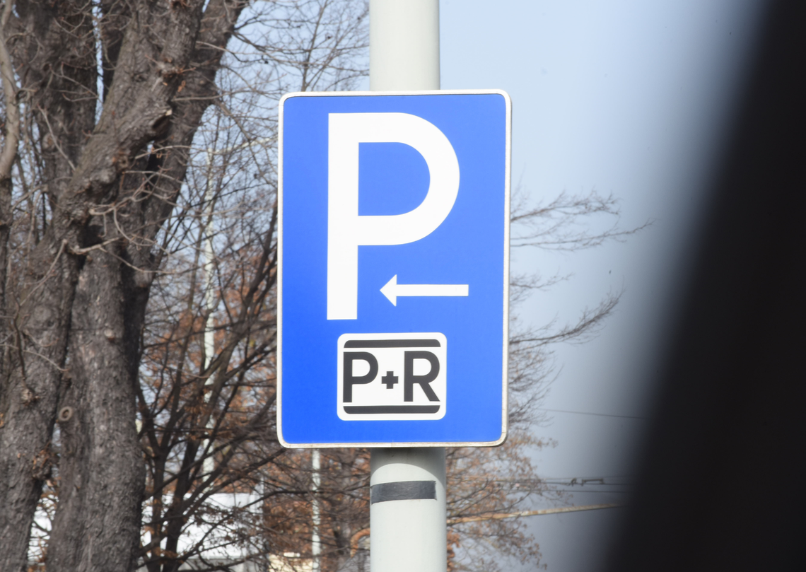 Ponad 2,6 mln zł na parking „Parkuj i Jedź” w Szczęsnem Ponad 2,6 mln zł na parking „Parkuj i Jedź” w Szczęsnem