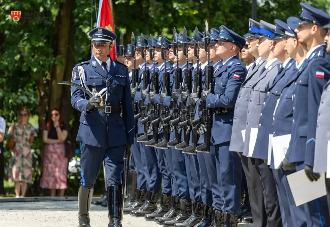Powiatowe obchody Święta Policji w Brwinowie. Były awanse i rodzinny piknik Powiatowe obchody Święta Policji w Brwinowie. Były awanse i rodzinny piknik