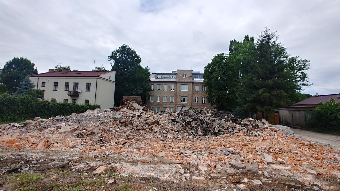 Pożegnanie murów Kościucha, ruszyła przebudowa liceum