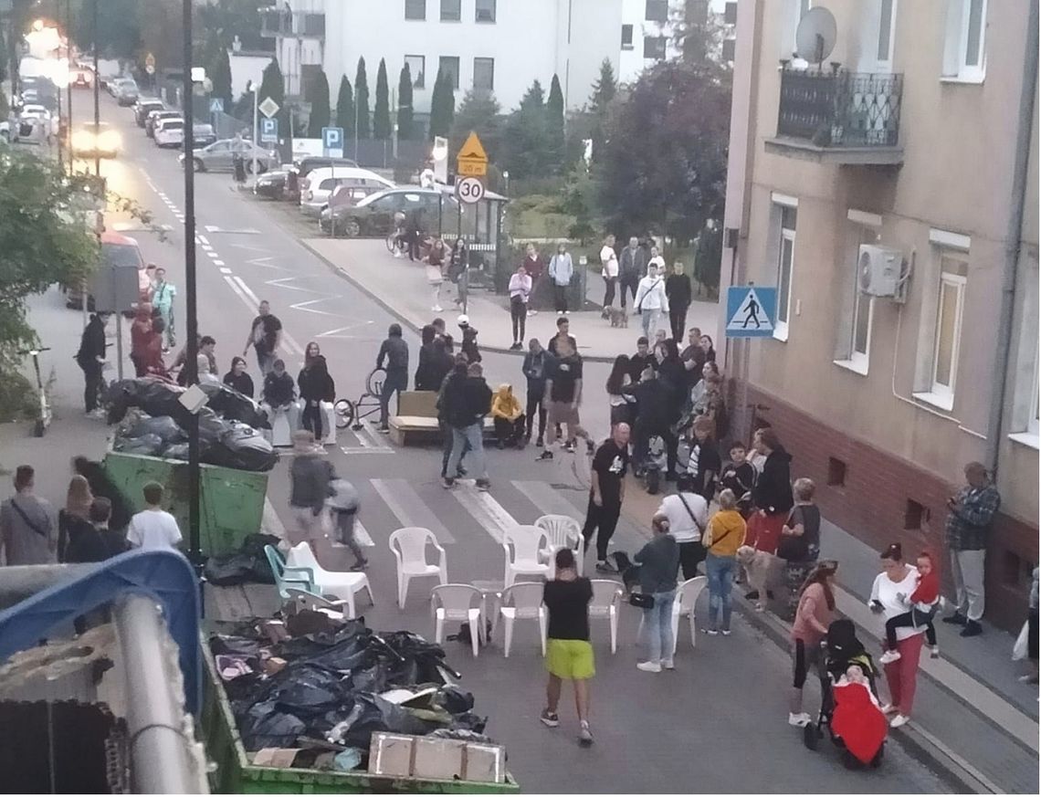 Protest mieszkańców kamienicy przy ul. Stalowej [AKTUALIZACJA]