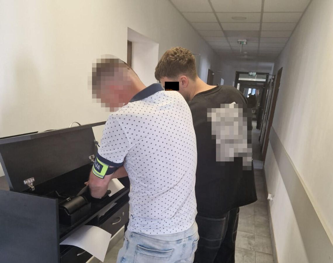 Pruszków: 20-letni cudzoziemiec zatrzymany z narkotykami. Grozi mu wydalenie z Polski