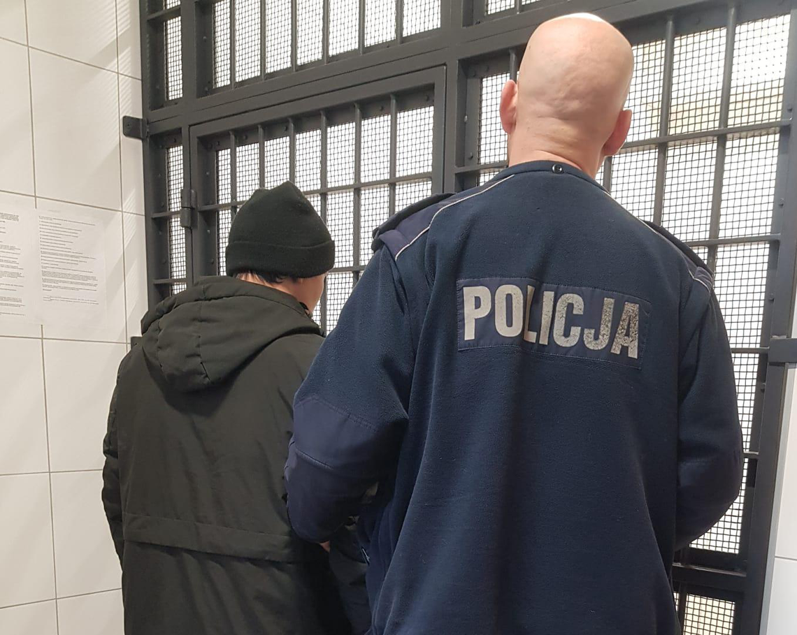 Raszyn: 30-latek z 2,5 promila zatrzymany. Czujność policjantów zapobiegła tragedii