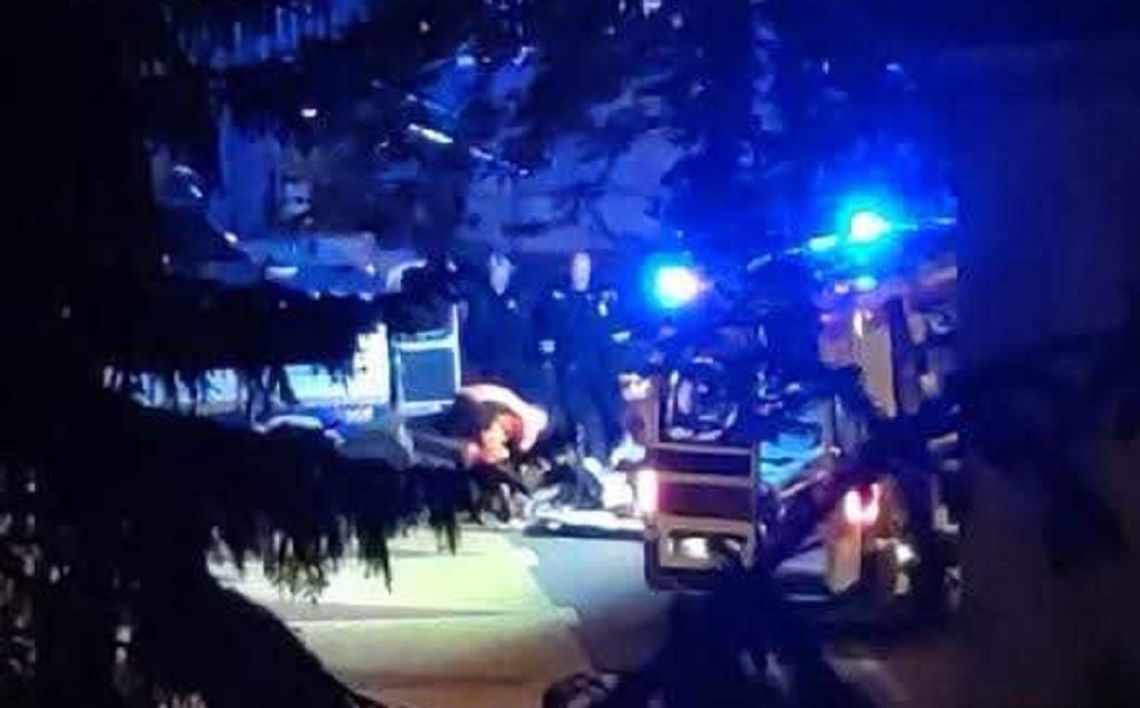 Reanimacja na parkingu przy urzędzie miasta w Pruszkowie