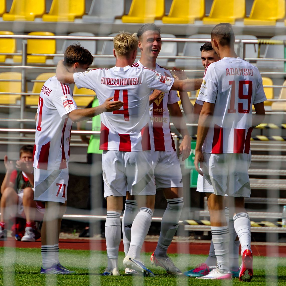 Pogrom w Pruszkowie! Pogoń rozbiła Miedź Legnica