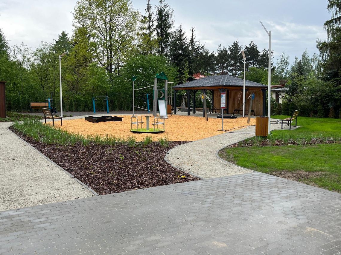 Rodzinne pikniki na otwarcie nowych placów zabaw pod Grodziskiem Rodzinne pikniki na otwarcie nowych placów zabaw pod Grodziskiem