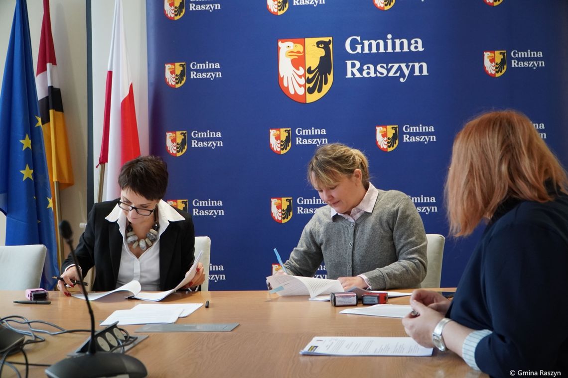 Rozbudowa ul. Jaworowskiej i Narożnej rusza! Gmina Raszyn podpisała kluczową umowę