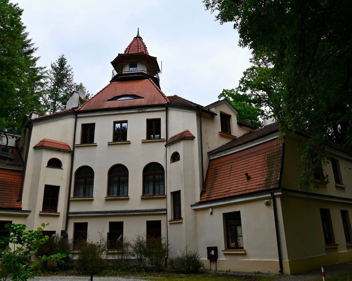 Rozpoczął się remont pałacyku „Kasyno” w Podkowie Leśnej Rozpoczął się remont pałacyku „Kasyno” w Podkowie Leśnej