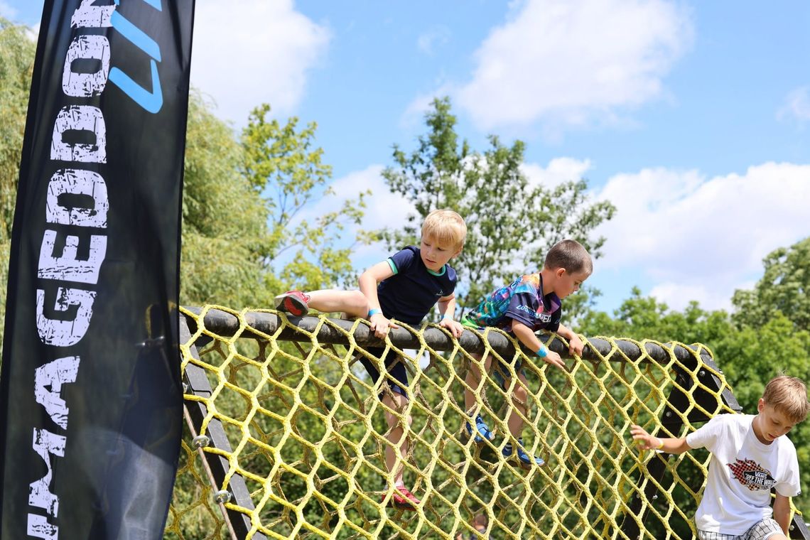 Runmageddon Kids już w tę sobotę w Pruszkowie. Zmiana godzin przez ekstremalny upał