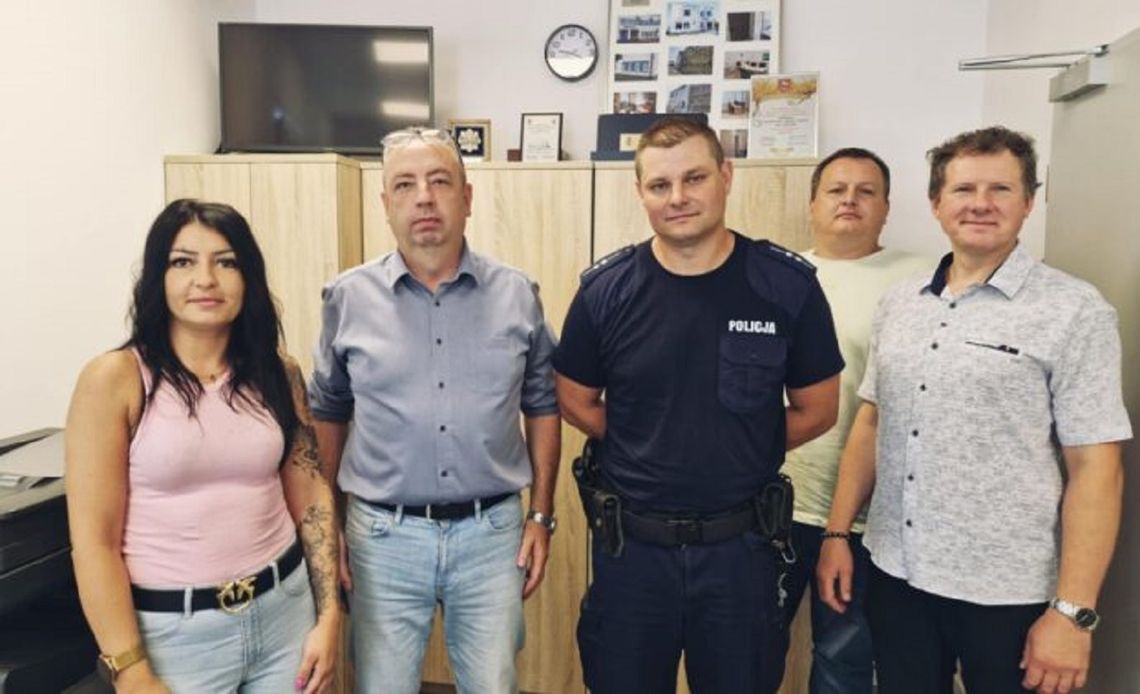 Samorządowcy łączą siły z policją na rzecz bezpieczeństwa w gminie Baranów