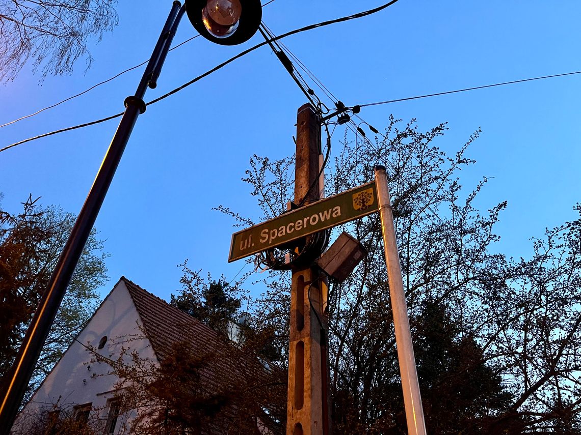 Spór o latarnie w Komorowie. Wójt odpowiada mieszkańcom Spór o latarnie w Komorowie. Wójt odpowiada mieszkańcom