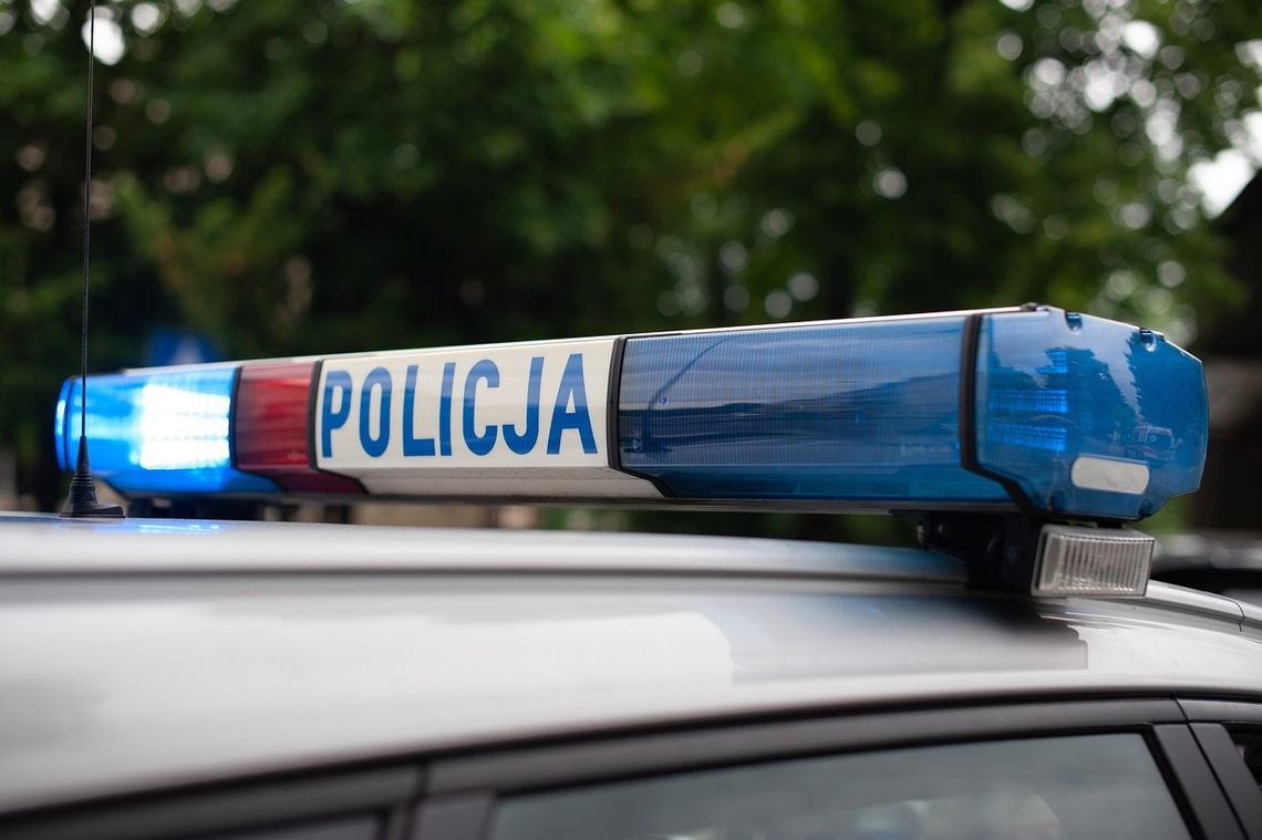 Szok w Podkowie Leśnej. Opiekunka znęcała się nad 89-latkiem