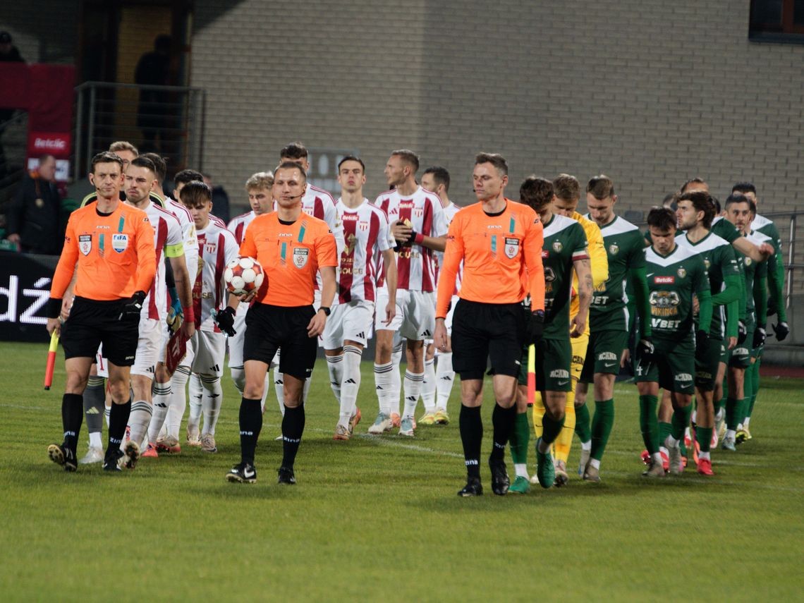 Thriller w Pruszkowie, 3 punkty w Chorzowie