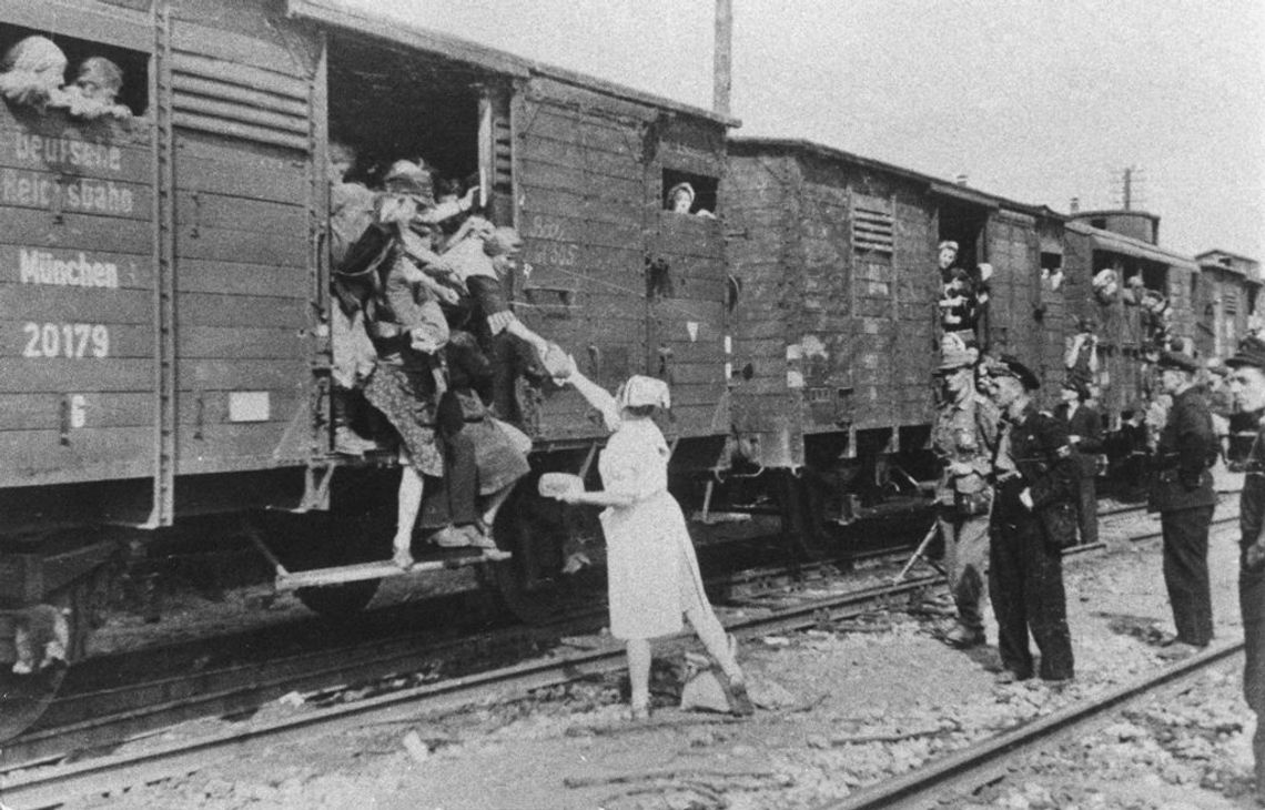 Trafili do Pruszkowa, dokąd zostali wywiezieni? Nieznana historia powstańców