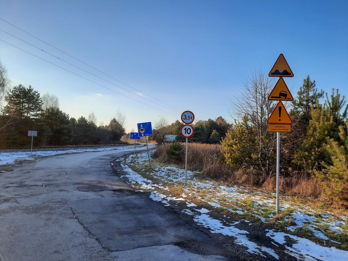 W Podkowie Leśnej znikają znaki ostrzegawcze