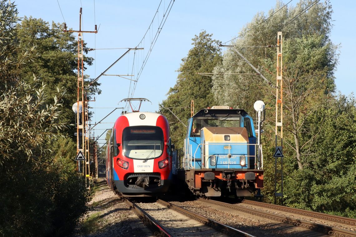 WKD tłumaczy się z chaosu komunikacyjnego podczas październikowych prac torowiska w Komorowie