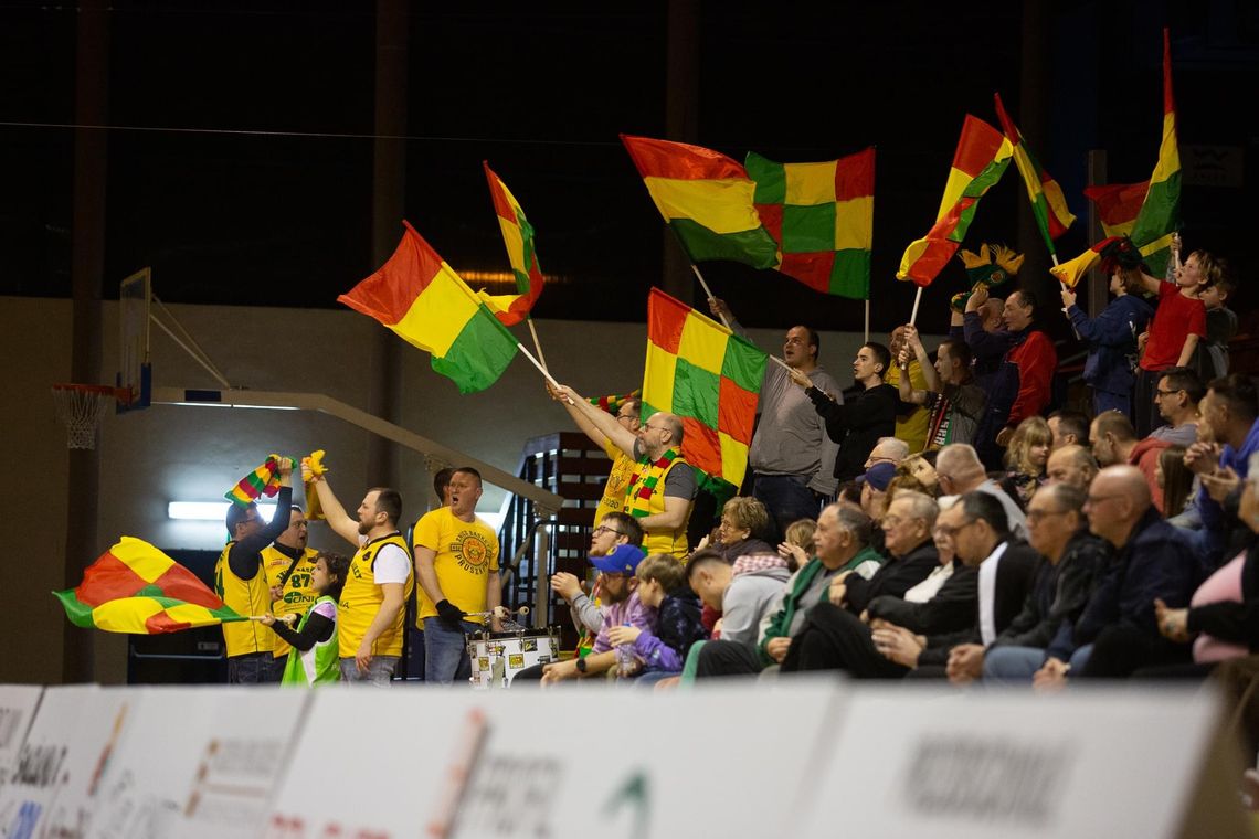 Wygrana na koniec roku. Znicz Basket Pruszków ograł rezerwy wicemistrza