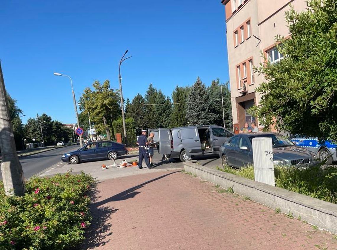 Wypadek przy remizie OSP w Piastowie. Jedna osoba w szpitalu
