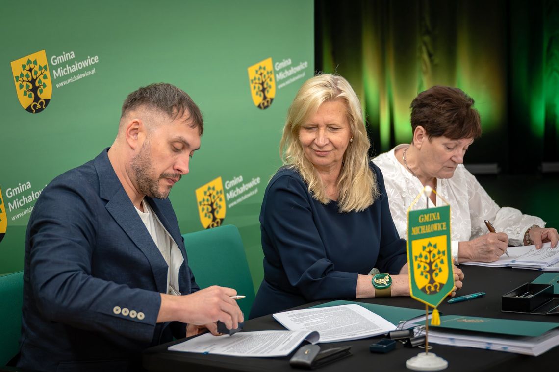 Zielona Willa w Komorowie przejdzie remont. Umowa podpisana, gmina zyskała miliony! Zielona Willa w Komorowie przejdzie remont. Umowa podpisana, gmina zyskała miliony!