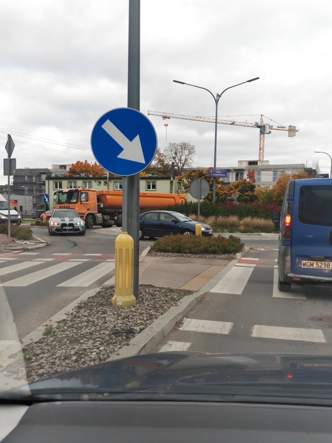 „Znowu ten koszmar!”. Ogromne korki na remontowanym odcinku Królewskiej w Milanówku