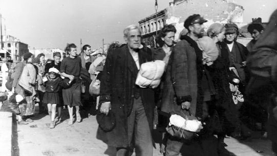 Spacer historyczny - Nie tylko "Zieleniak". Śladami zbrodni a ludności cywilnej Spacer historyczny - Nie tylko "Zieleniak". Śladami zbrodni a ludności cywilnej