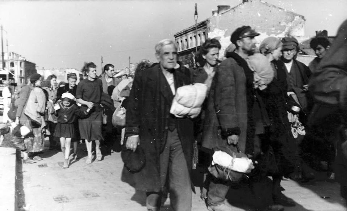 Spacer historyczny - Nie tylko "Zieleniak". Śladami zbrodni a ludności cywilnej Spacer historyczny - Nie tylko "Zieleniak". Śladami zbrodni a ludności cywilnej