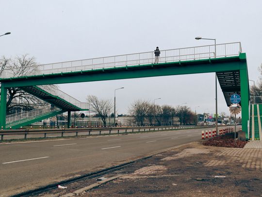 Kładka w Raszynie po remoncie w obiektywie [GALERIA ZDJĘĆ]