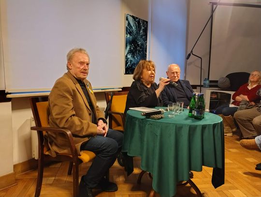 „Dary losu”. Wyjątkowe spotkanie z Krystyną Demską-Olbrychską i Danielem Olbrychskim „Dary losu”. Wyjątkowe spotkanie z Krystyną Demską-Olbrychską i Danielem Olbrychskim