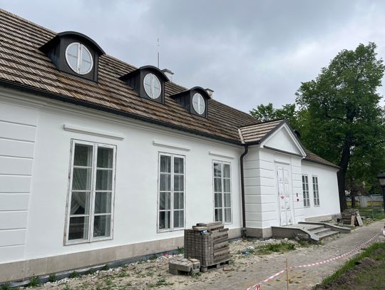 Remont Dworku Skarbków w Grodzisku Mazowieckim [GALERIA ZDJĘĆ]